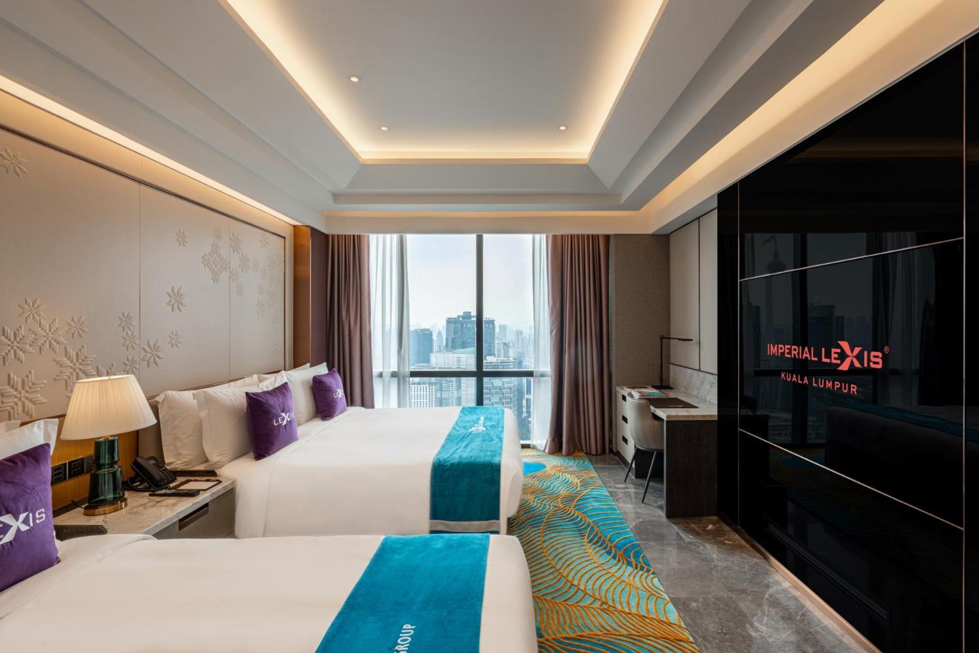 Presidential Pool Suite